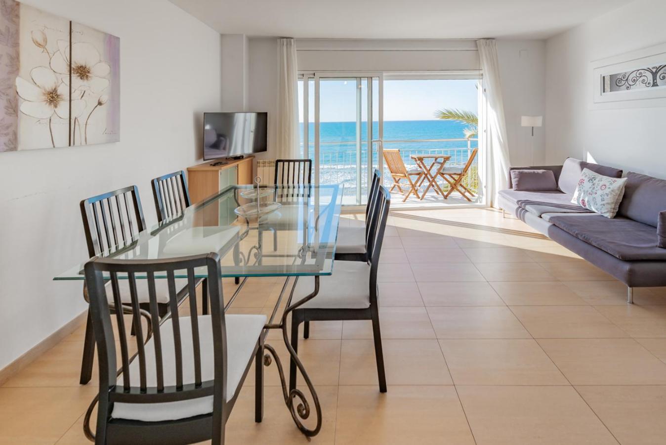 Insitges Sant Sebastia'S Beach 외부 사진