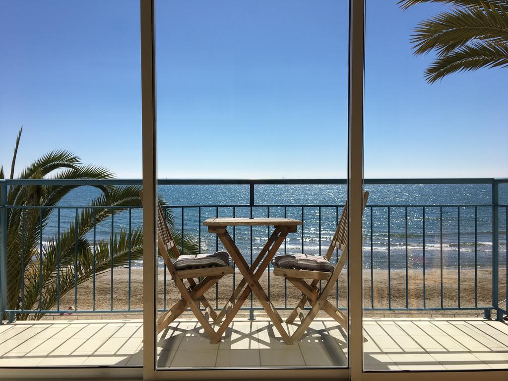 Insitges Sant Sebastia'S Beach 외부 사진